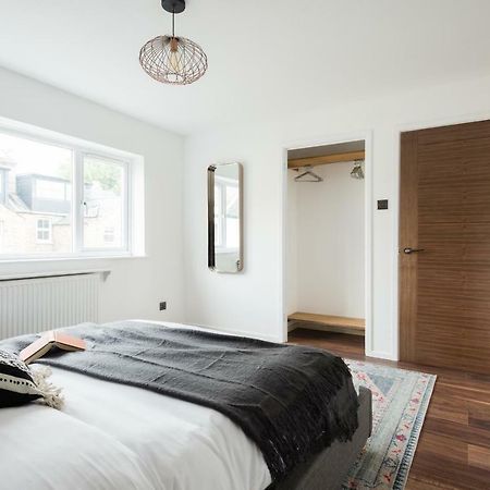 Апартаменты The Century Chalet - Contemporary 2Bdr Townhouse With Parking Оксфорд Экстерьер фото