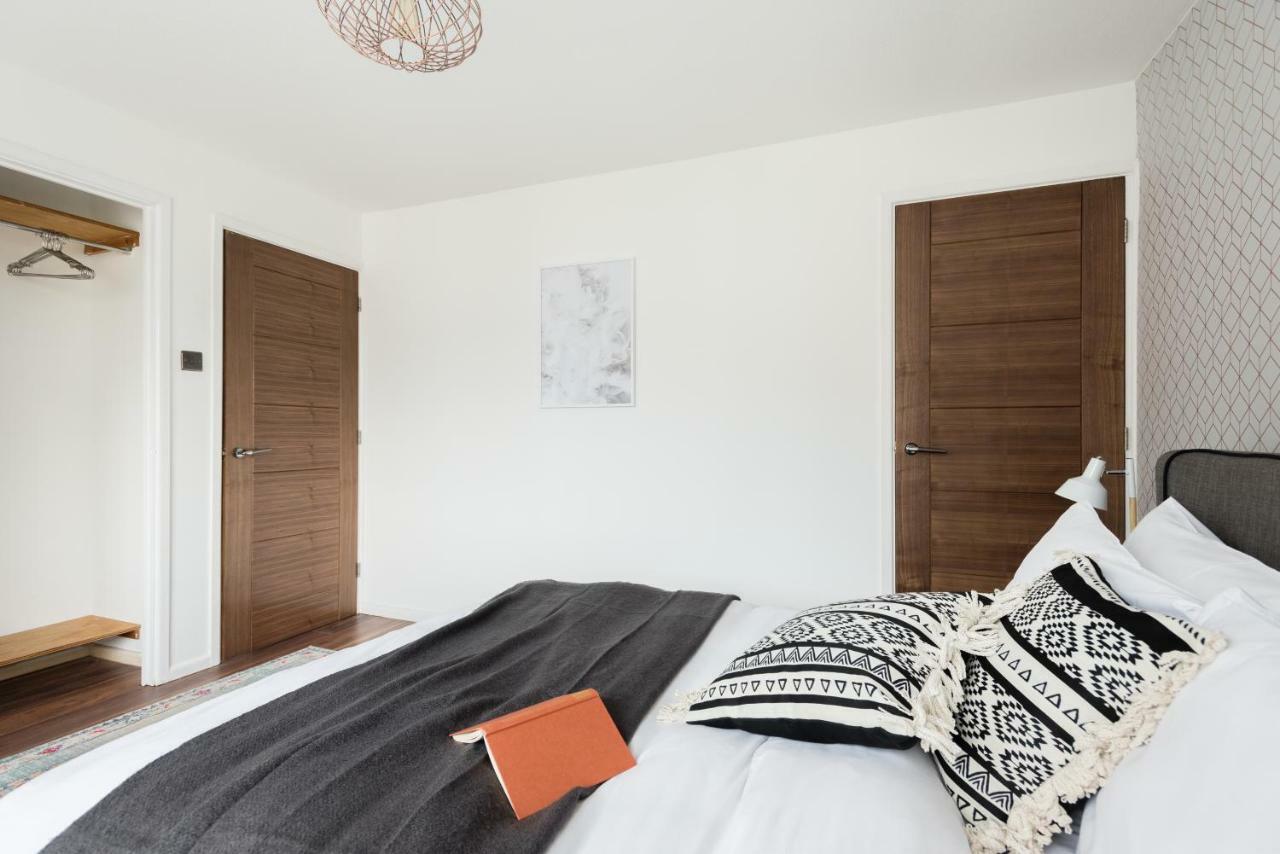 Апартаменты The Century Chalet - Contemporary 2Bdr Townhouse With Parking Оксфорд Экстерьер фото